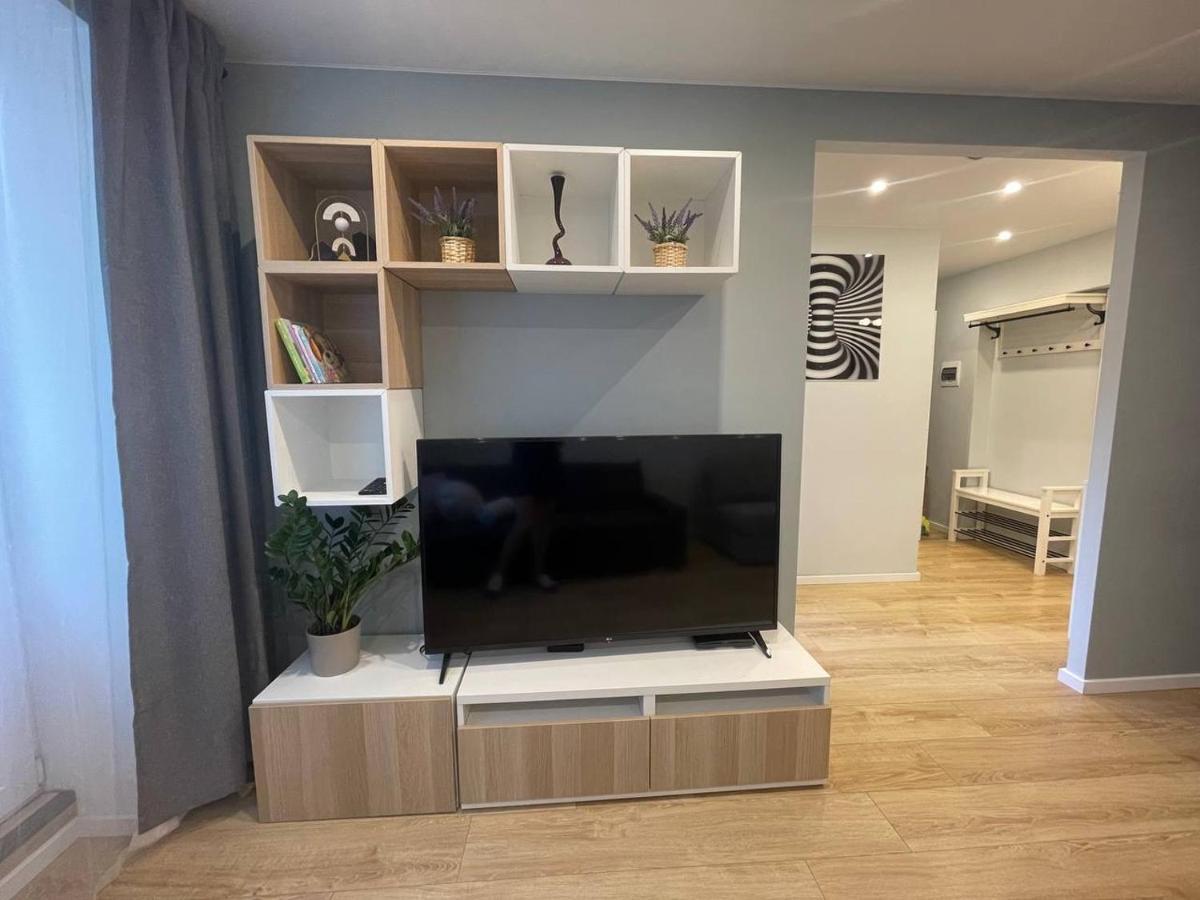 Ferienwohnung Modern 1Br Haven Near Two Parks Riga Exterior foto