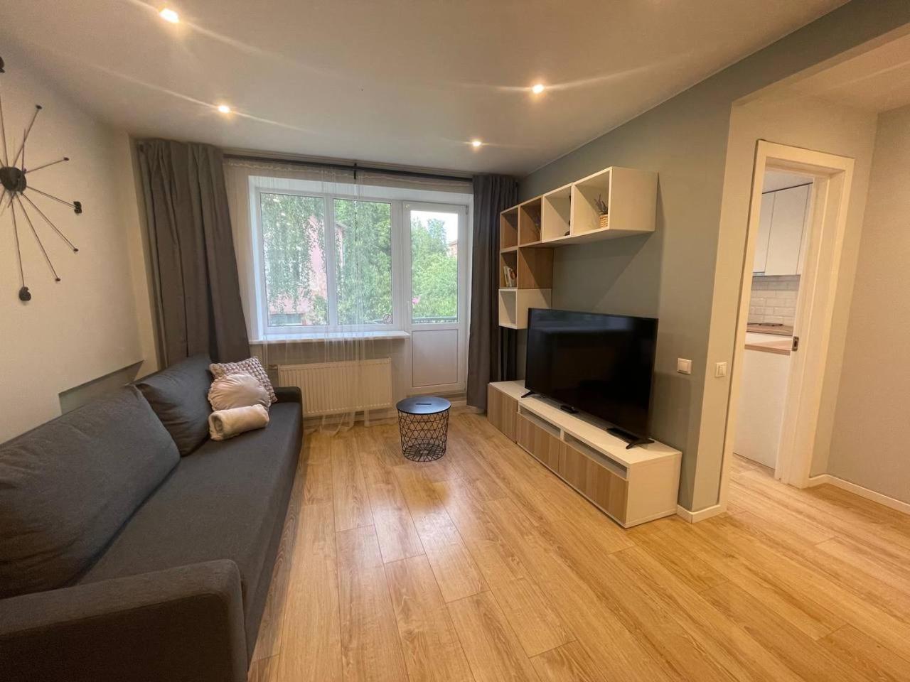 Ferienwohnung Modern 1Br Haven Near Two Parks Riga Exterior foto